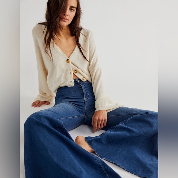 26. Free People Just Float in Flare Jeans Jericho Blue - Picture 1 of 10